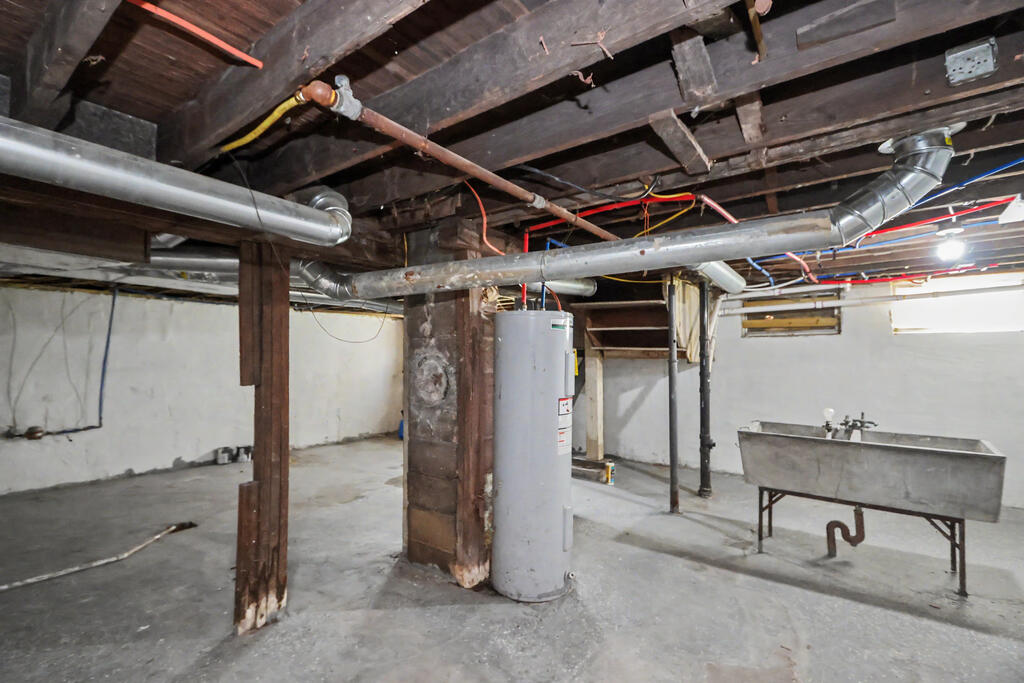 93 Helen Avenue, Mansfield, Ohio 44903, 3 Bedrooms Bedrooms, ,1 BathroomBathrooms,Residential,For Sale,Helen Avenue,20100525 93 Helen Avenue, Mansfield, Ohio 44903, 3 Bedrooms Bedrooms, ,1 BathroomBathrooms,Residential,For Sale,Helen Avenue,20100525
