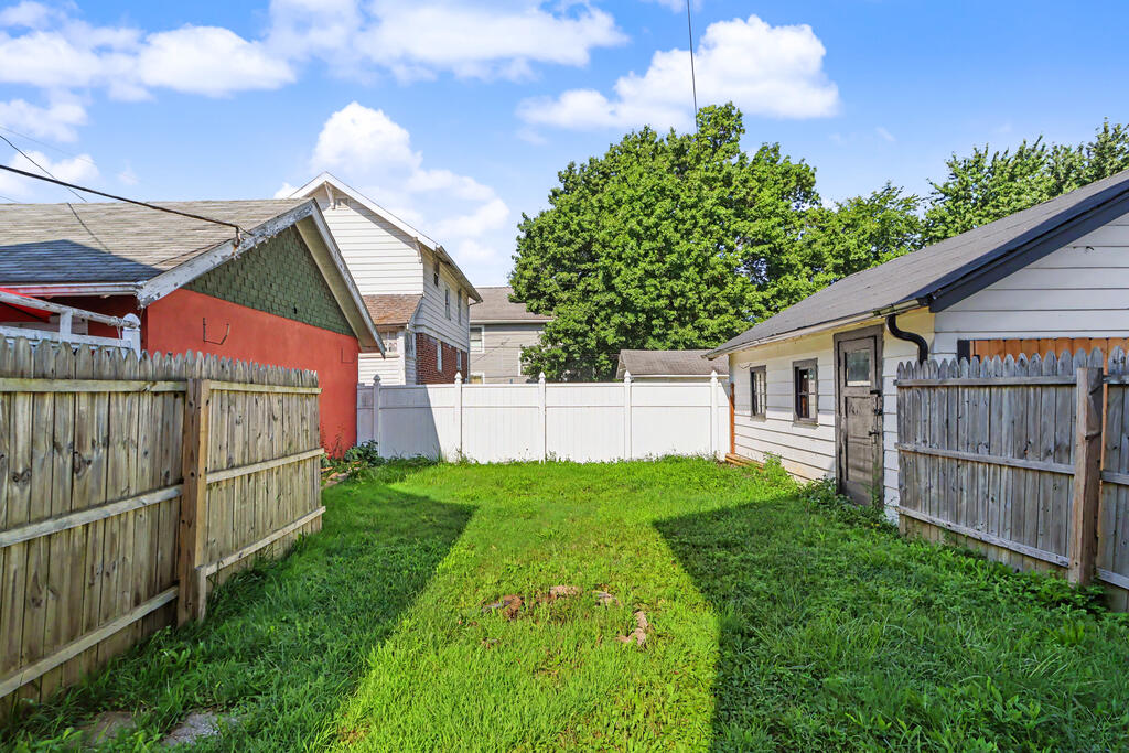93 Helen Avenue, Mansfield, Ohio 44903, 3 Bedrooms Bedrooms, ,1 BathroomBathrooms,Residential,For Sale,Helen Avenue,20100525 93 Helen Avenue, Mansfield, Ohio 44903, 3 Bedrooms Bedrooms, ,1 BathroomBathrooms,Residential,For Sale,Helen Avenue,20100525