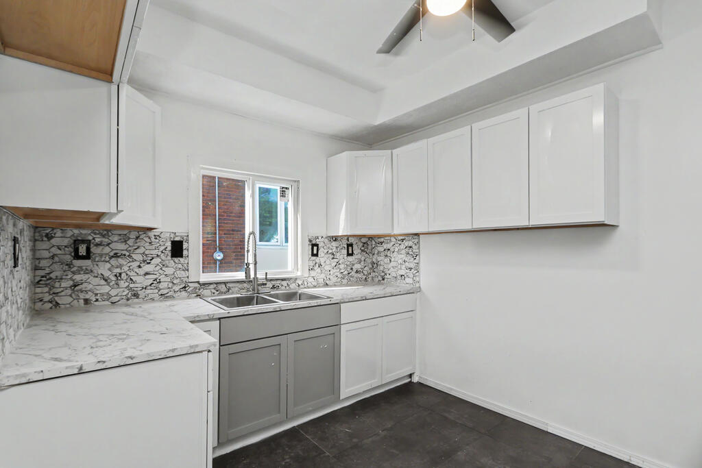 93 Helen Avenue, Mansfield, Ohio 44903, 3 Bedrooms Bedrooms, ,1 BathroomBathrooms,Residential,For Sale,Helen Avenue,20100525 93 Helen Avenue, Mansfield, Ohio 44903, 3 Bedrooms Bedrooms, ,1 BathroomBathrooms,Residential,For Sale,Helen Avenue,20100525