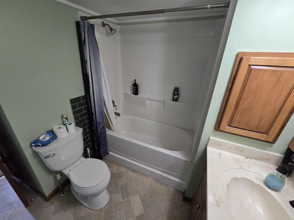 86 Chestnut Court, Mansfield, Ohio 44906, 3 Bedrooms Bedrooms, ,1 BathroomBathrooms,Residential,For Sale,Chestnut Court,20100524