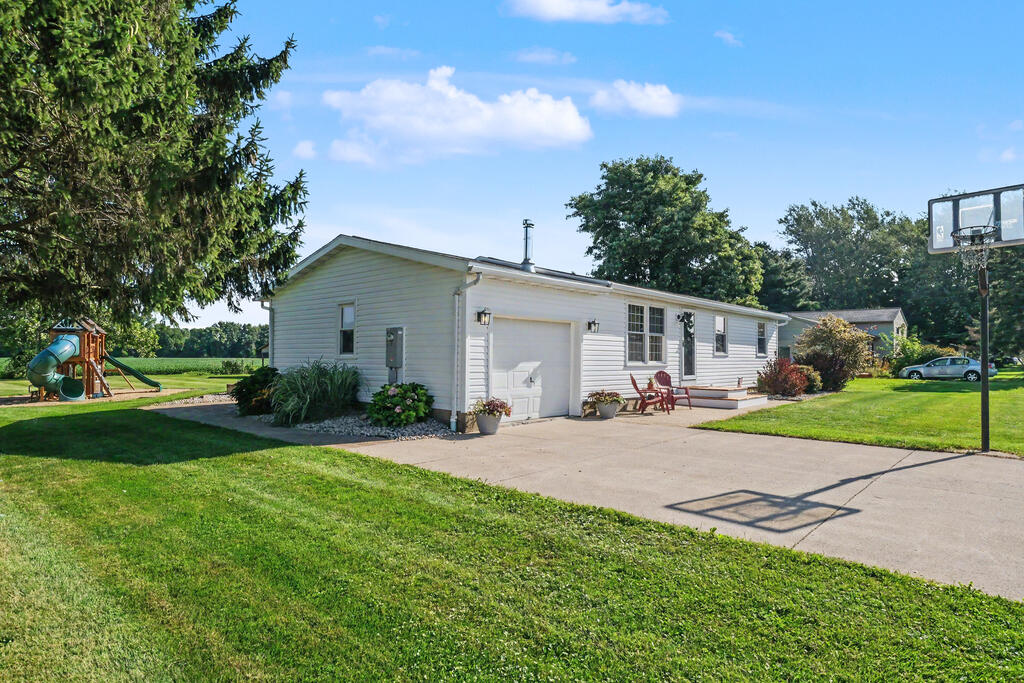 3460 Vine Road, Collins, Ohio 44826, 3 Bedrooms Bedrooms, ,1 BathroomBathrooms,Residential,For Sale,Vine Road,20100549