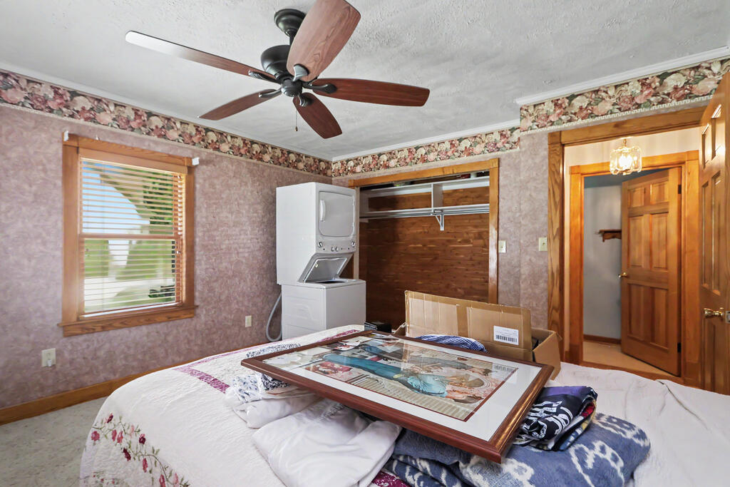 18 West Maxwell Drive, Shelby, Ohio 44875, 3 Bedrooms Bedrooms, ,3 BathroomsBathrooms,Residential,For Sale,West Maxwell Drive,20100551