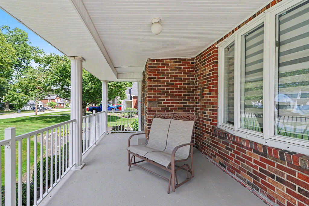 18 West Maxwell Drive, Shelby, Ohio 44875, 3 Bedrooms Bedrooms, ,3 BathroomsBathrooms,Residential,For Sale,West Maxwell Drive,20100551