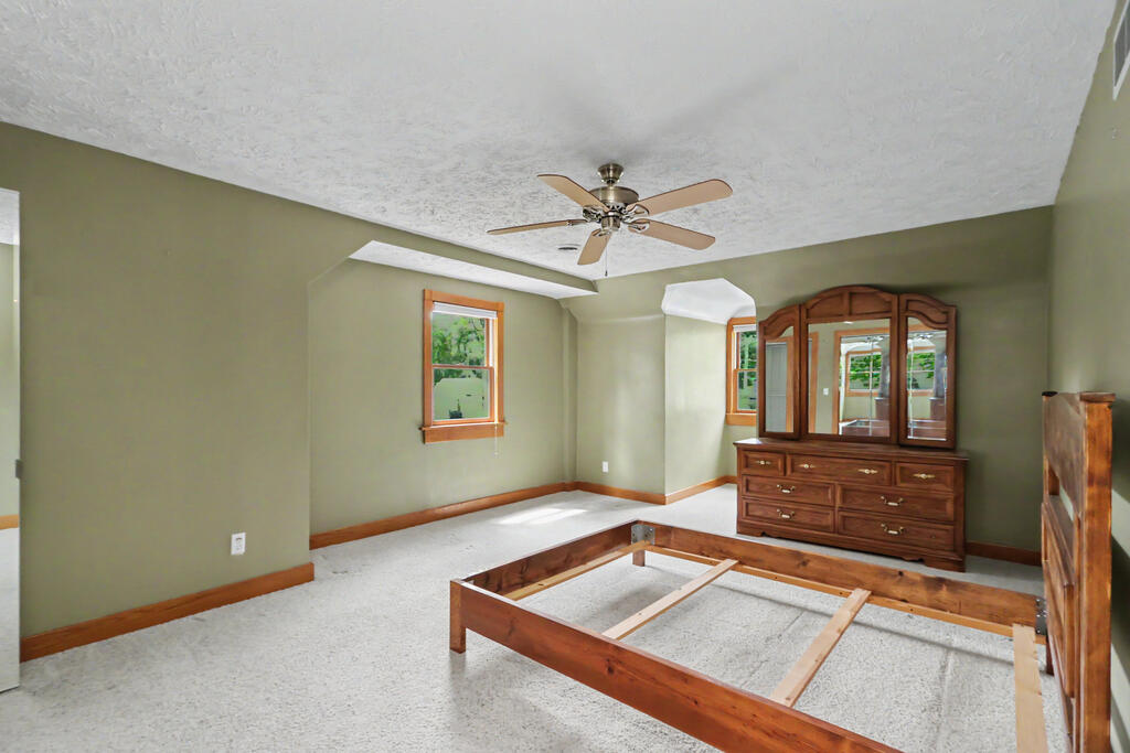 18 West Maxwell Drive, Shelby, Ohio 44875, 3 Bedrooms Bedrooms, ,3 BathroomsBathrooms,Residential,For Sale,West Maxwell Drive,20100551