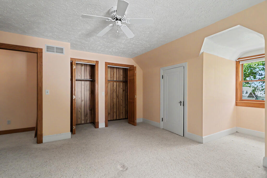 18 West Maxwell Drive, Shelby, Ohio 44875, 3 Bedrooms Bedrooms, ,3 BathroomsBathrooms,Residential,For Sale,West Maxwell Drive,20100551