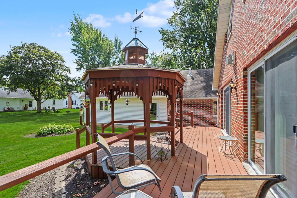 18 West Maxwell Drive, Shelby, Ohio 44875, 3 Bedrooms Bedrooms, ,3 BathroomsBathrooms,Residential,For Sale,West Maxwell Drive,20100551