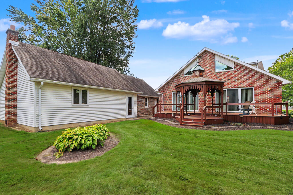 18 West Maxwell Drive, Shelby, Ohio 44875, 3 Bedrooms Bedrooms, ,3 BathroomsBathrooms,Residential,For Sale,West Maxwell Drive,20100551
