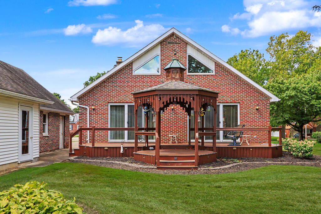 18 West Maxwell Drive, Shelby, Ohio 44875, 3 Bedrooms Bedrooms, ,3 BathroomsBathrooms,Residential,For Sale,West Maxwell Drive,20100551