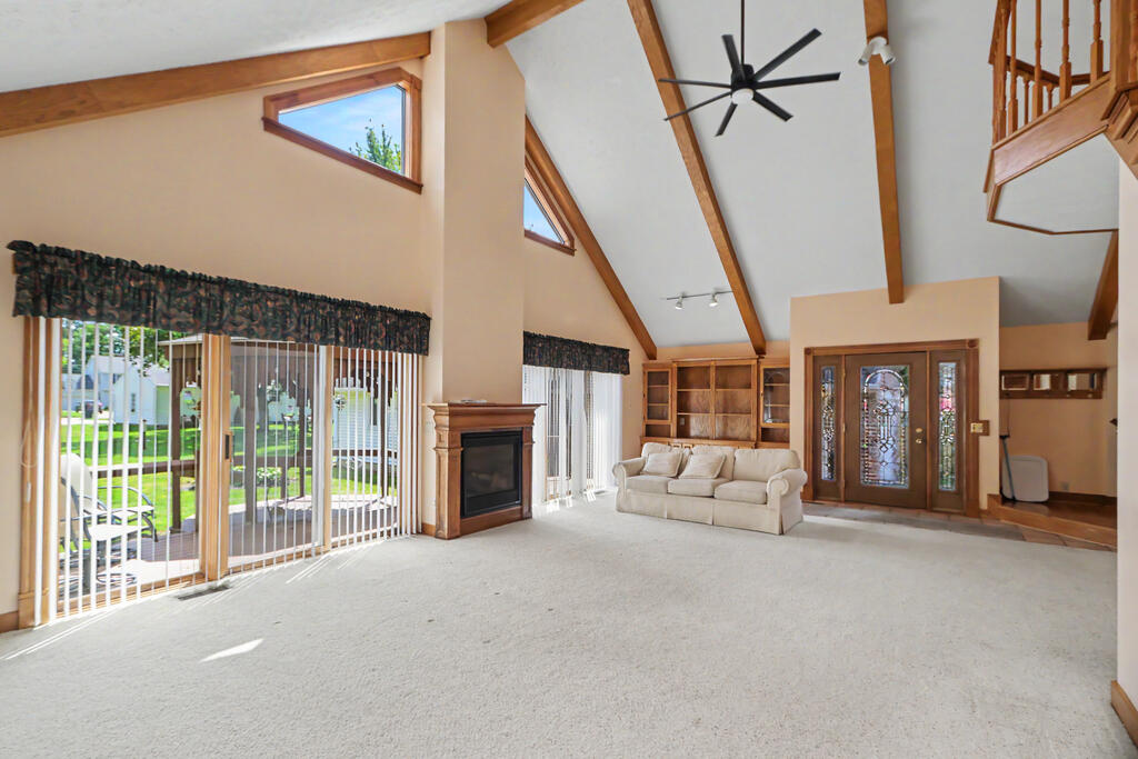 18 West Maxwell Drive, Shelby, Ohio 44875, 3 Bedrooms Bedrooms, ,3 BathroomsBathrooms,Residential,For Sale,West Maxwell Drive,20100551