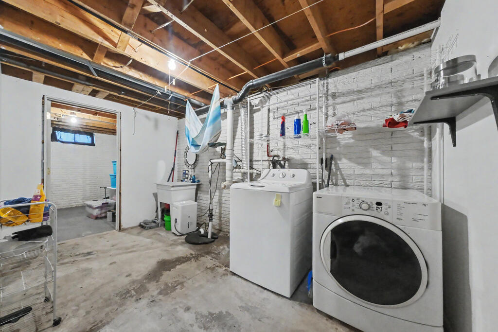 41 Grove Avenue, Norwalk, Ohio 44857, 3 Bedrooms Bedrooms, ,1 BathroomBathrooms,Residential,For Sale,Grove Avenue,20100583 41 Grove Avenue, Norwalk, Ohio 44857, 3 Bedrooms Bedrooms, ,1 BathroomBathrooms,Residential,For Sale,Grove Avenue,20100583