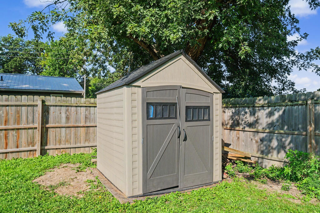 41 Grove Avenue, Norwalk, Ohio 44857, 3 Bedrooms Bedrooms, ,1 BathroomBathrooms,Residential,For Sale,Grove Avenue,20100583 41 Grove Avenue, Norwalk, Ohio 44857, 3 Bedrooms Bedrooms, ,1 BathroomBathrooms,Residential,For Sale,Grove Avenue,20100583