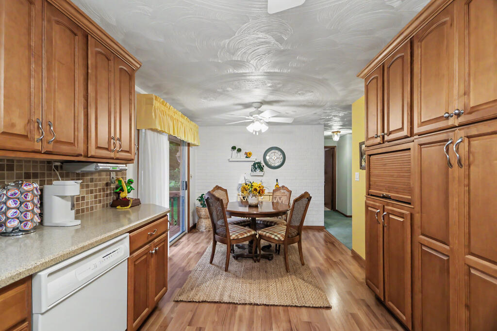 968 Donnawood Drive, Mansfield, Ohio 44903, 3 Bedrooms Bedrooms, ,2 BathroomsBathrooms,Residential,For Sale,Donnawood Drive,20100598 968 Donnawood Drive, Mansfield, Ohio 44903, 3 Bedrooms Bedrooms, ,2 BathroomsBathrooms,Residential,For Sale,Donnawood Drive,20100598