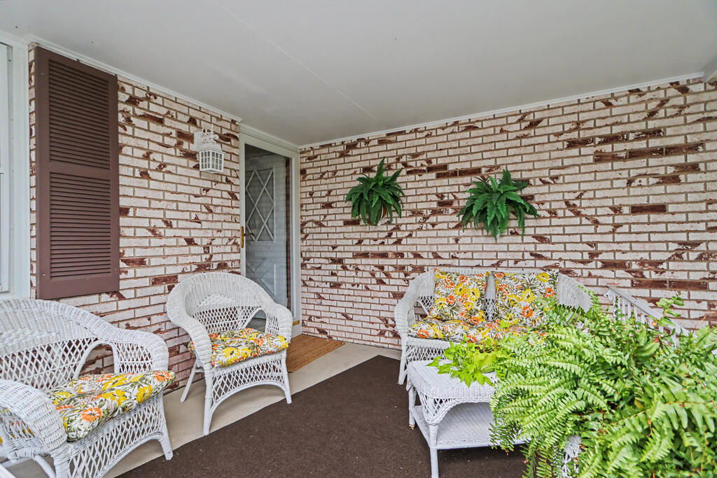 968 Donnawood Drive, Mansfield, Ohio 44903, 3 Bedrooms Bedrooms, ,2 BathroomsBathrooms,Residential,For Sale,Donnawood Drive,20100598 968 Donnawood Drive, Mansfield, Ohio 44903, 3 Bedrooms Bedrooms, ,2 BathroomsBathrooms,Residential,For Sale,Donnawood Drive,20100598