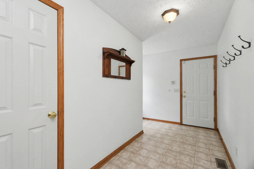 555 Laver Road, Mansfield, Ohio 44905, 3 Bedrooms Bedrooms, ,2 BathroomsBathrooms,Residential,For Sale,Laver Road,20100640