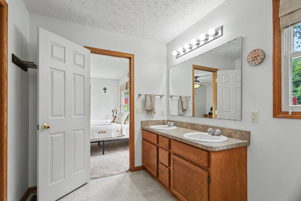 555 Laver Road, Mansfield, Ohio 44905, 3 Bedrooms Bedrooms, ,2 BathroomsBathrooms,Residential,For Sale,Laver Road,20100640