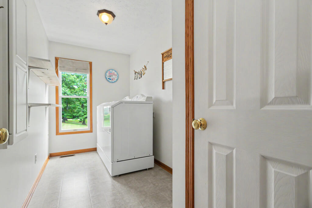 555 Laver Road, Mansfield, Ohio 44905, 3 Bedrooms Bedrooms, ,2 BathroomsBathrooms,Residential,For Sale,Laver Road,20100640
