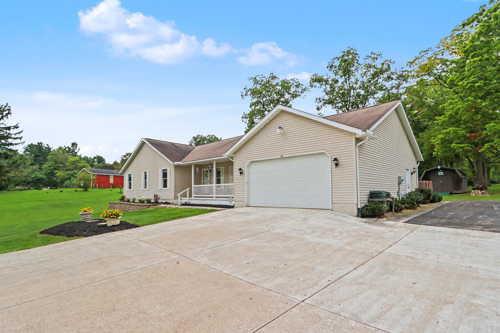 555 Laver Road, Mansfield, Ohio 44905, 3 Bedrooms Bedrooms, ,2 BathroomsBathrooms,Residential,For Sale,Laver Road,20100640
