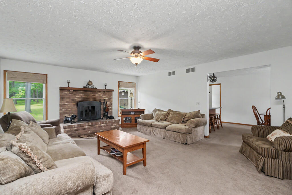 555 Laver Road, Mansfield, Ohio 44905, 3 Bedrooms Bedrooms, ,2 BathroomsBathrooms,Residential,For Sale,Laver Road,20100640