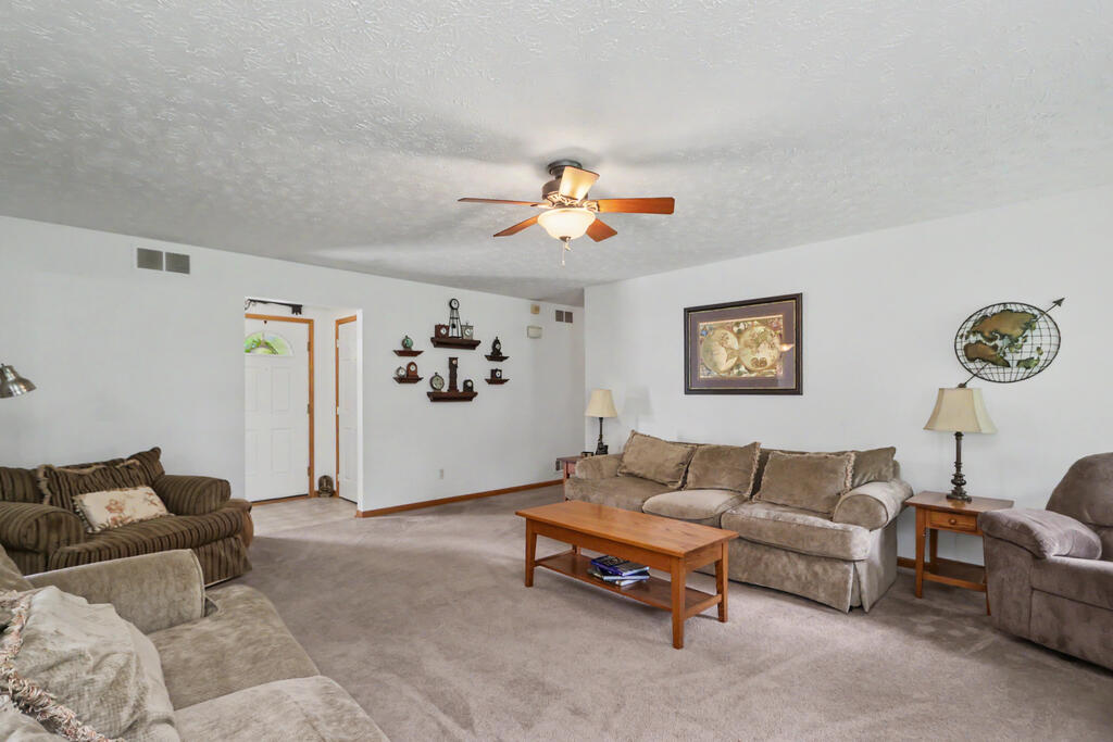 555 Laver Road, Mansfield, Ohio 44905, 3 Bedrooms Bedrooms, ,2 BathroomsBathrooms,Residential,For Sale,Laver Road,20100640