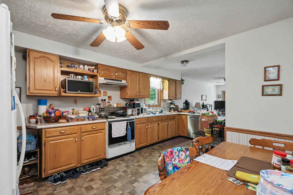 133 Mansfield Avenue, Shelby, Ohio 44875, 3 Bedrooms Bedrooms, ,2 BathroomsBathrooms,Residential,For Sale,Mansfield Avenue,20100647 133 Mansfield Avenue, Shelby, Ohio 44875, 3 Bedrooms Bedrooms, ,2 BathroomsBathrooms,Residential,For Sale,Mansfield Avenue,20100647