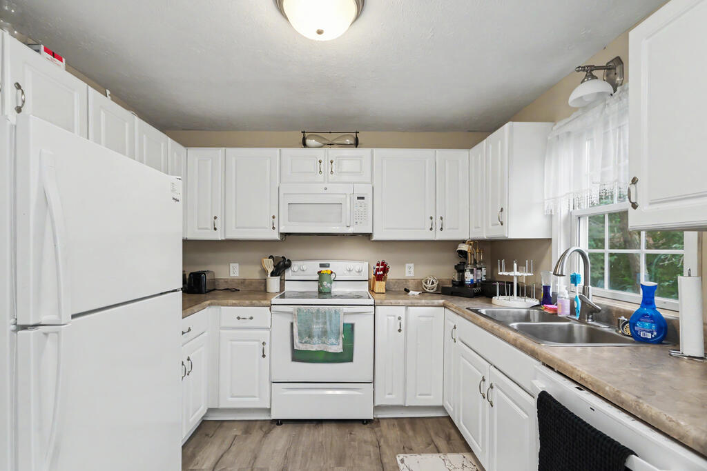 694 Sloane Avenue, Mansfield, Ohio 44903, 3 Bedrooms Bedrooms, ,1 BathroomBathrooms,Residential,For Sale,Sloane Avenue,20100651 694 Sloane Avenue, Mansfield, Ohio 44903, 3 Bedrooms Bedrooms, ,1 BathroomBathrooms,Residential,For Sale,Sloane Avenue,20100651