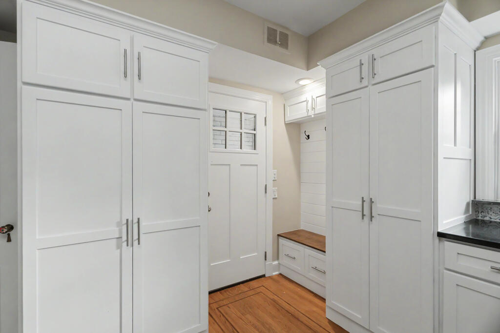 520 Edgewood Road, Mansfield, Ohio 44907, 4 Bedrooms Bedrooms, ,3 BathroomsBathrooms,Residential,For Sale,Edgewood Road,20100666 520 Edgewood Road, Mansfield, Ohio 44907, 4 Bedrooms Bedrooms, ,3 BathroomsBathrooms,Residential,For Sale,Edgewood Road,20100666