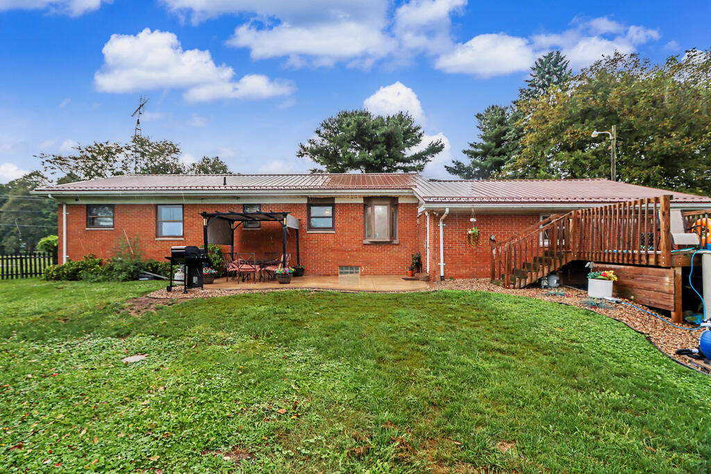 2811 Quaker Road, Bucyrus, Ohio 44820, 3 Bedrooms Bedrooms, ,2 BathroomsBathrooms,Residential,For Sale,Quaker Road,20100689