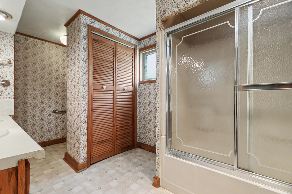 12 Steele Ave, Shelby, Ohio 44875, 4 Bedrooms Bedrooms, ,2 BathroomsBathrooms,Residential,For Sale,Steele Ave,20100723 12 Steele Ave, Shelby, Ohio 44875, 4 Bedrooms Bedrooms, ,2 BathroomsBathrooms,Residential,For Sale,Steele Ave,20100723