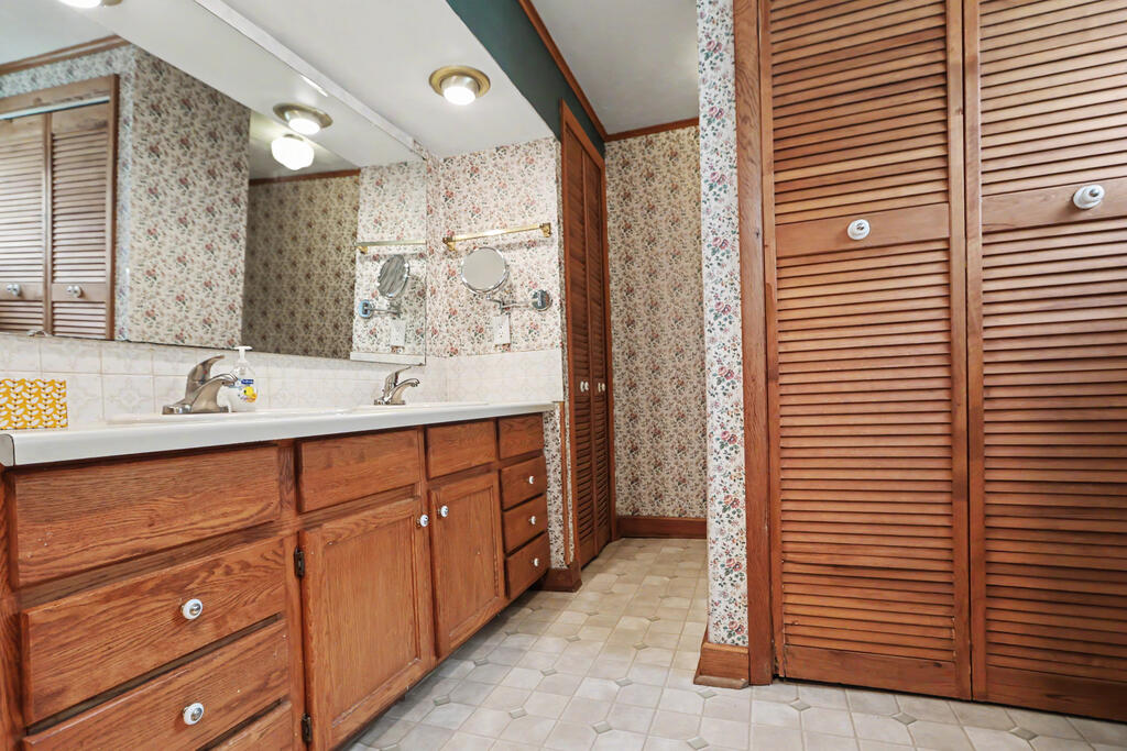12 Steele Ave, Shelby, Ohio 44875, 4 Bedrooms Bedrooms, ,2 BathroomsBathrooms,Residential,For Sale,Steele Ave,20100723 12 Steele Ave, Shelby, Ohio 44875, 4 Bedrooms Bedrooms, ,2 BathroomsBathrooms,Residential,For Sale,Steele Ave,20100723