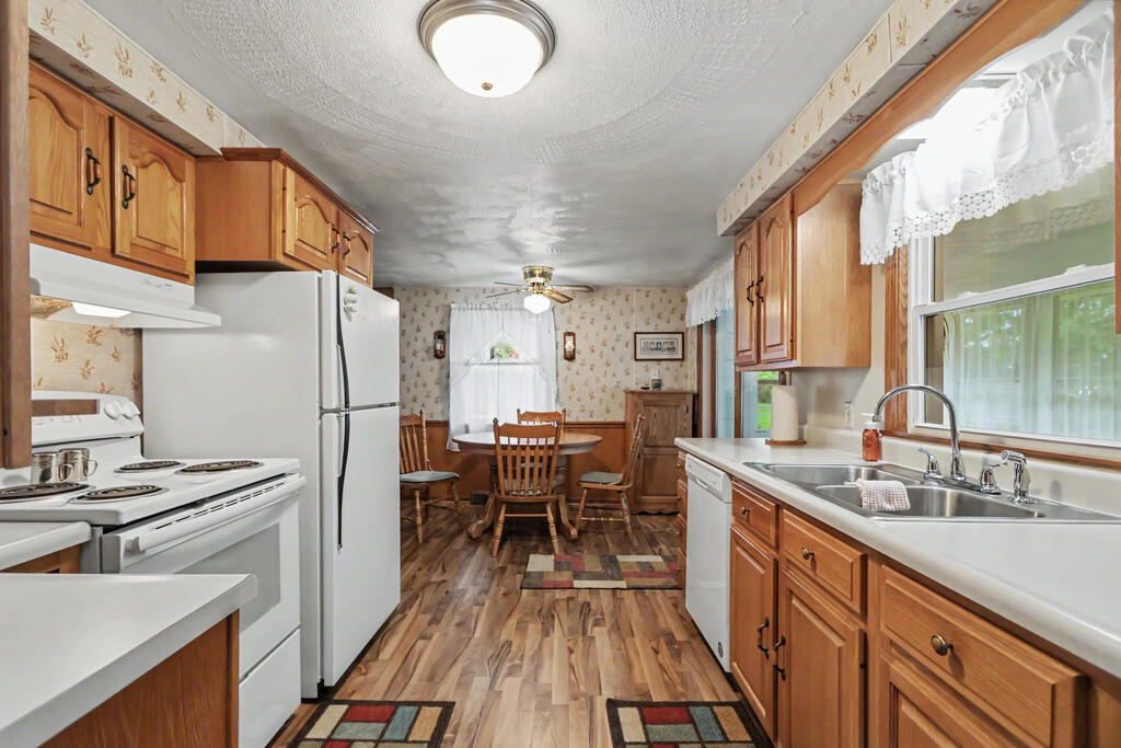 307 5th Avenue, Galion, Ohio 44833, 3 Bedrooms Bedrooms, ,1 BathroomBathrooms,Residential,For Sale,5th Avenue,20100726 307 5th Avenue, Galion, Ohio 44833, 3 Bedrooms Bedrooms, ,1 BathroomBathrooms,Residential,For Sale,5th Avenue,20100726