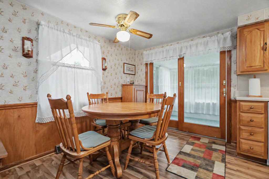 307 5th Avenue, Galion, Ohio 44833, 3 Bedrooms Bedrooms, ,1 BathroomBathrooms,Residential,For Sale,5th Avenue,20100726 307 5th Avenue, Galion, Ohio 44833, 3 Bedrooms Bedrooms, ,1 BathroomBathrooms,Residential,For Sale,5th Avenue,20100726