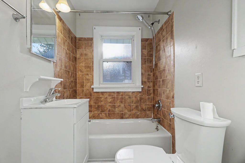 133 North Wolfe Avenue, Mansfield, Ohio 44907, 2 Bedrooms Bedrooms, ,1 BathroomBathrooms,Residential,For Sale,North Wolfe Avenue,20100729 133 North Wolfe Avenue, Mansfield, Ohio 44907, 2 Bedrooms Bedrooms, ,1 BathroomBathrooms,Residential,For Sale,North Wolfe Avenue,20100729