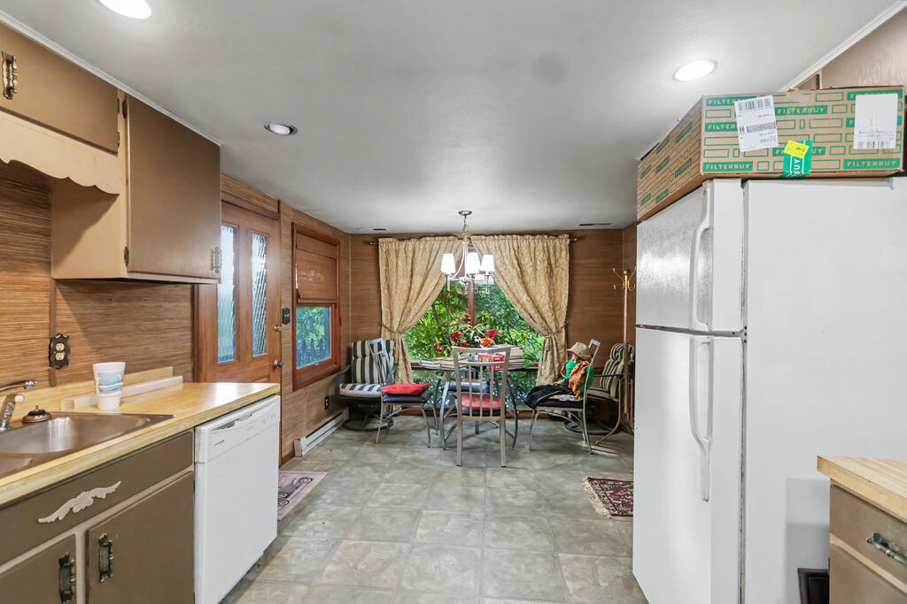 66 Oak Lane, Perrysville, Ohio 44864, 4 Bedrooms Bedrooms, ,2 BathroomsBathrooms,Residential,For Sale,Oak Lane,20100752 66 Oak Lane, Perrysville, Ohio 44864, 4 Bedrooms Bedrooms, ,2 BathroomsBathrooms,Residential,For Sale,Oak Lane,20100752