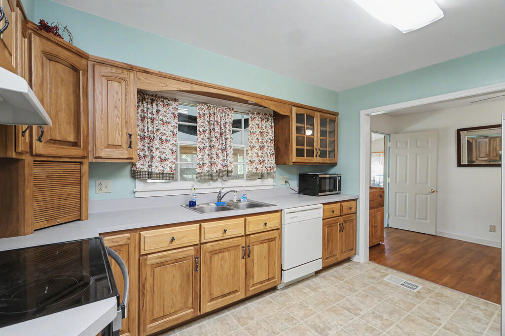 536 Euclid Aveue, Bucyrus, Ohio 44820, 2 Bedrooms Bedrooms, ,1 BathroomBathrooms,Residential,For Sale,Euclid Aveue,20100758