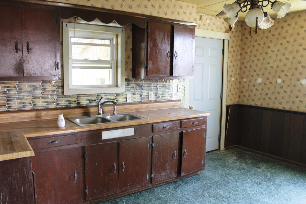 249 Dawsett Ave, Galion, Ohio 44833, 2 Bedrooms Bedrooms, ,1 BathroomBathrooms,Residential,For Sale,Dawsett Ave,20100771 249 Dawsett Ave, Galion, Ohio 44833, 2 Bedrooms Bedrooms, ,1 BathroomBathrooms,Residential,For Sale,Dawsett Ave,20100771