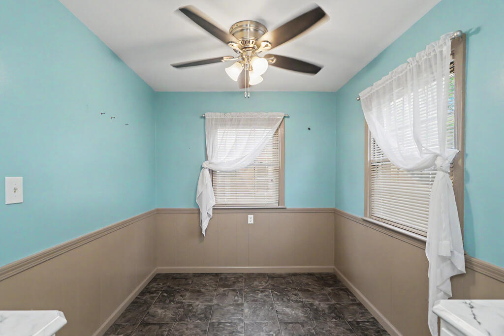 624 Barnard Avenue, Mansfield, Ohio 44903, 4 Bedrooms Bedrooms, ,2 BathroomsBathrooms,Residential,For Sale,Barnard Avenue,20100777 624 Barnard Avenue, Mansfield, Ohio 44903, 4 Bedrooms Bedrooms, ,2 BathroomsBathrooms,Residential,For Sale,Barnard Avenue,20100777