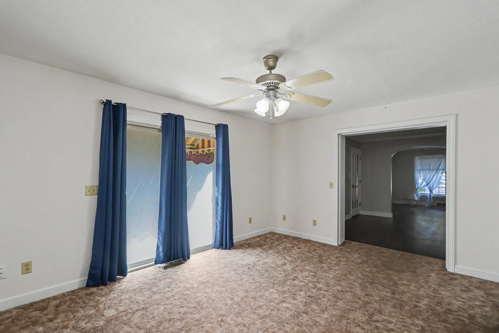 624 Barnard Avenue, Mansfield, Ohio 44903, 4 Bedrooms Bedrooms, ,2 BathroomsBathrooms,Residential,For Sale,Barnard Avenue,20100777 624 Barnard Avenue, Mansfield, Ohio 44903, 4 Bedrooms Bedrooms, ,2 BathroomsBathrooms,Residential,For Sale,Barnard Avenue,20100777