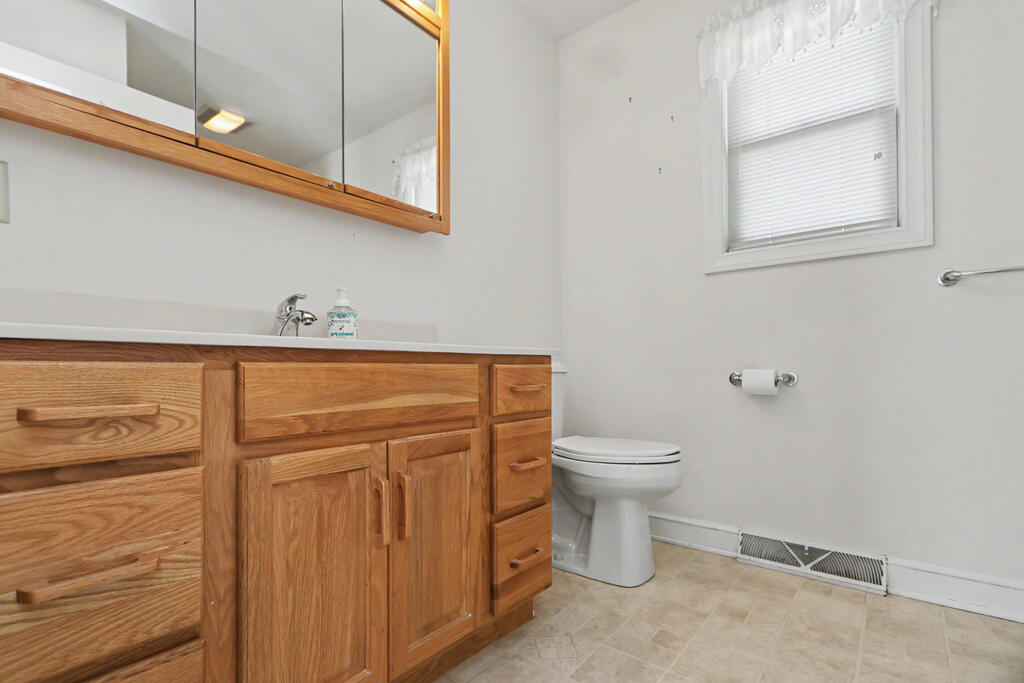 624 Barnard Avenue, Mansfield, Ohio 44903, 4 Bedrooms Bedrooms, ,2 BathroomsBathrooms,Residential,For Sale,Barnard Avenue,20100777 624 Barnard Avenue, Mansfield, Ohio 44903, 4 Bedrooms Bedrooms, ,2 BathroomsBathrooms,Residential,For Sale,Barnard Avenue,20100777