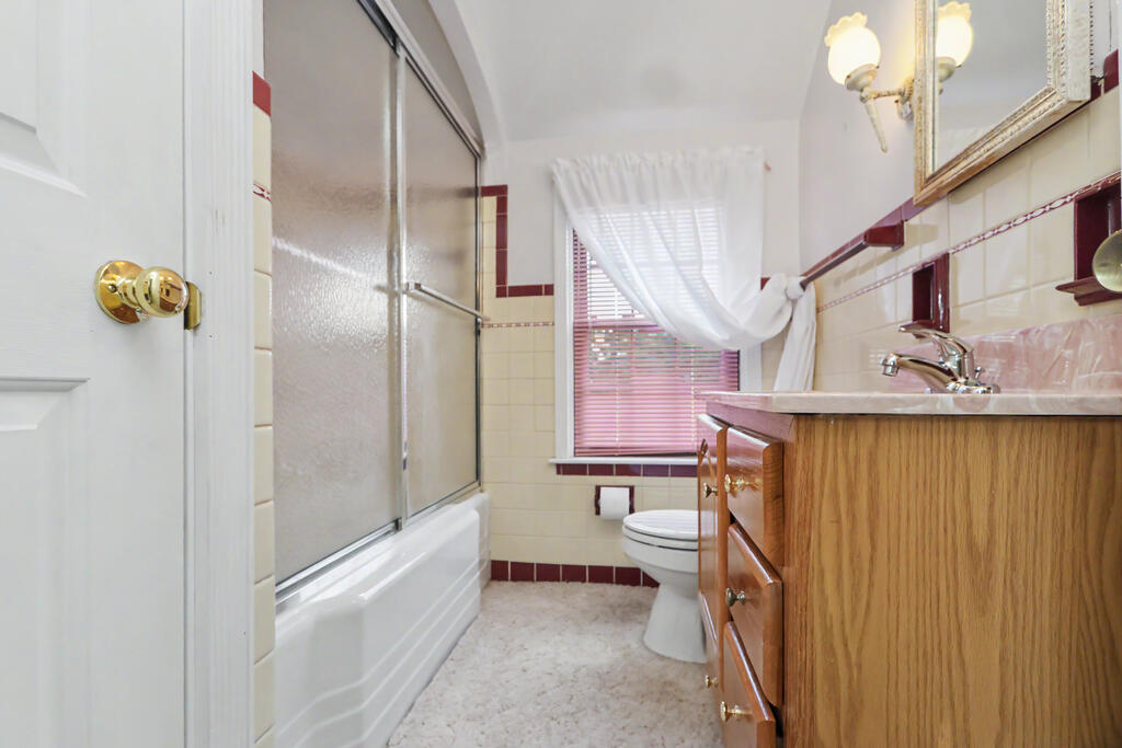 624 Barnard Avenue, Mansfield, Ohio 44903, 4 Bedrooms Bedrooms, ,2 BathroomsBathrooms,Residential,For Sale,Barnard Avenue,20100777 624 Barnard Avenue, Mansfield, Ohio 44903, 4 Bedrooms Bedrooms, ,2 BathroomsBathrooms,Residential,For Sale,Barnard Avenue,20100777