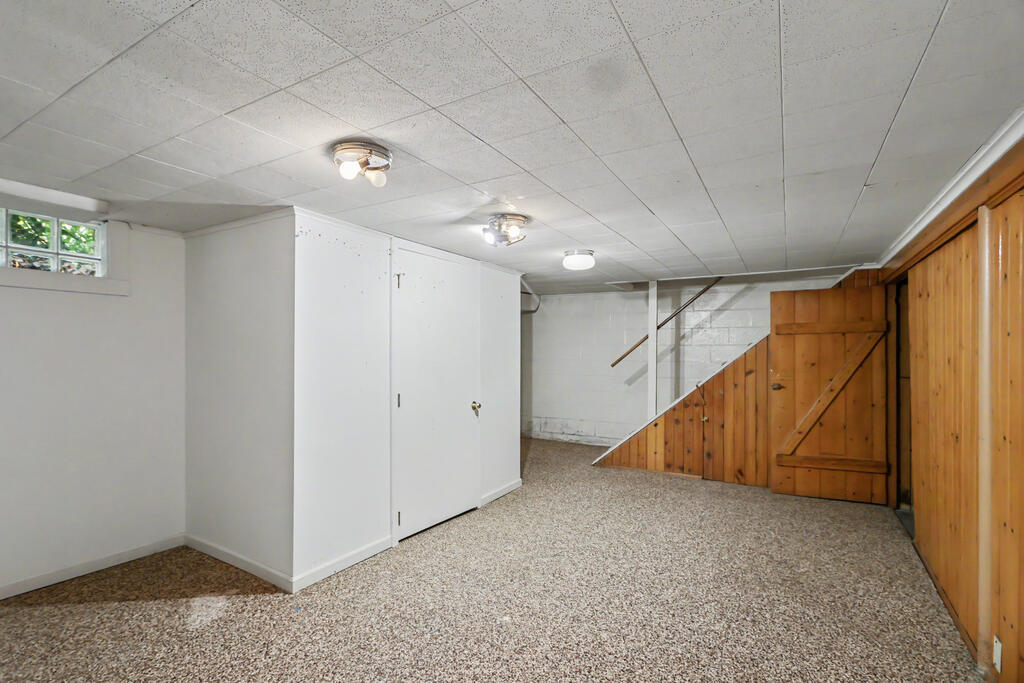 624 Barnard Avenue, Mansfield, Ohio 44903, 4 Bedrooms Bedrooms, ,2 BathroomsBathrooms,Residential,For Sale,Barnard Avenue,20100777 624 Barnard Avenue, Mansfield, Ohio 44903, 4 Bedrooms Bedrooms, ,2 BathroomsBathrooms,Residential,For Sale,Barnard Avenue,20100777