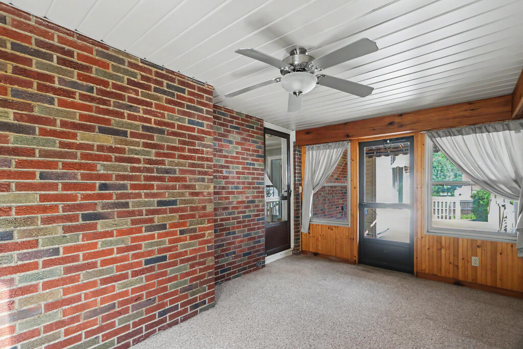 624 Barnard Avenue, Mansfield, Ohio 44903, 4 Bedrooms Bedrooms, ,2 BathroomsBathrooms,Residential,For Sale,Barnard Avenue,20100777 624 Barnard Avenue, Mansfield, Ohio 44903, 4 Bedrooms Bedrooms, ,2 BathroomsBathrooms,Residential,For Sale,Barnard Avenue,20100777