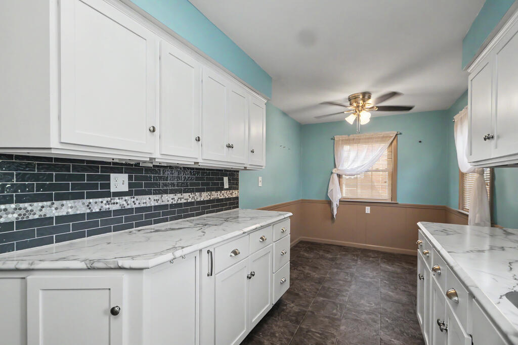 624 Barnard Avenue, Mansfield, Ohio 44903, 4 Bedrooms Bedrooms, ,2 BathroomsBathrooms,Residential,For Sale,Barnard Avenue,20100777 624 Barnard Avenue, Mansfield, Ohio 44903, 4 Bedrooms Bedrooms, ,2 BathroomsBathrooms,Residential,For Sale,Barnard Avenue,20100777