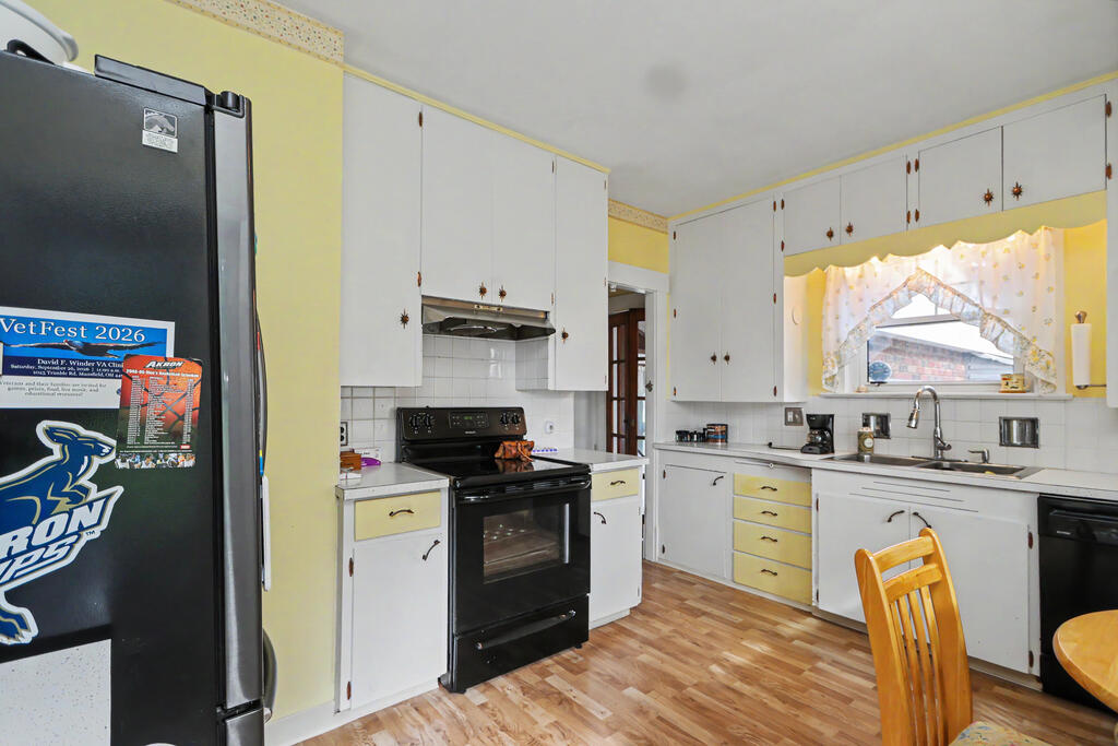 147 East Main Street, Lexington, Ohio 44904, 3 Bedrooms Bedrooms, ,1 BathroomBathrooms,Residential,For Sale,East Main Street,20100795 147 East Main Street, Lexington, Ohio 44904, 3 Bedrooms Bedrooms, ,1 BathroomBathrooms,Residential,For Sale,East Main Street,20100795