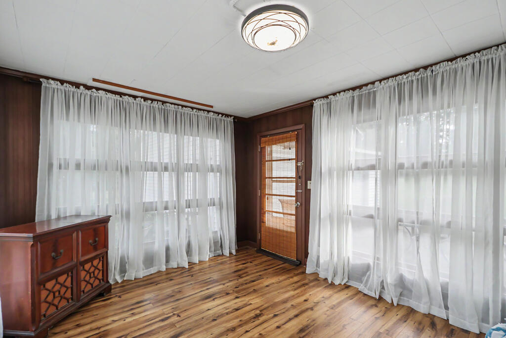 147 East Main Street, Lexington, Ohio 44904, 3 Bedrooms Bedrooms, ,1 BathroomBathrooms,Residential,For Sale,East Main Street,20100795 147 East Main Street, Lexington, Ohio 44904, 3 Bedrooms Bedrooms, ,1 BathroomBathrooms,Residential,For Sale,East Main Street,20100795