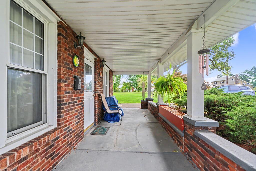147 East Main Street, Lexington, Ohio 44904, 3 Bedrooms Bedrooms, ,1 BathroomBathrooms,Residential,For Sale,East Main Street,20100795 147 East Main Street, Lexington, Ohio 44904, 3 Bedrooms Bedrooms, ,1 BathroomBathrooms,Residential,For Sale,East Main Street,20100795