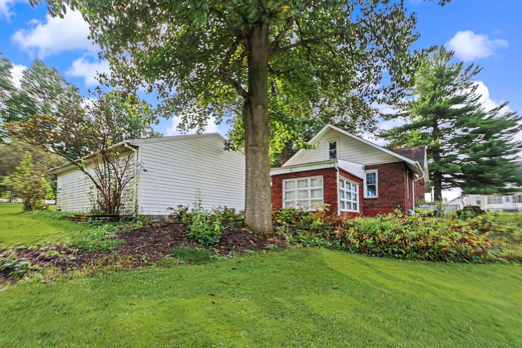 147 East Main Street, Lexington, Ohio 44904, 3 Bedrooms Bedrooms, ,1 BathroomBathrooms,Residential,For Sale,East Main Street,20100795 147 East Main Street, Lexington, Ohio 44904, 3 Bedrooms Bedrooms, ,1 BathroomBathrooms,Residential,For Sale,East Main Street,20100795
