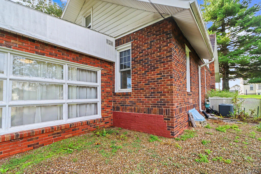 147 East Main Street, Lexington, Ohio 44904, 3 Bedrooms Bedrooms, ,1 BathroomBathrooms,Residential,For Sale,East Main Street,20100795 147 East Main Street, Lexington, Ohio 44904, 3 Bedrooms Bedrooms, ,1 BathroomBathrooms,Residential,For Sale,East Main Street,20100795