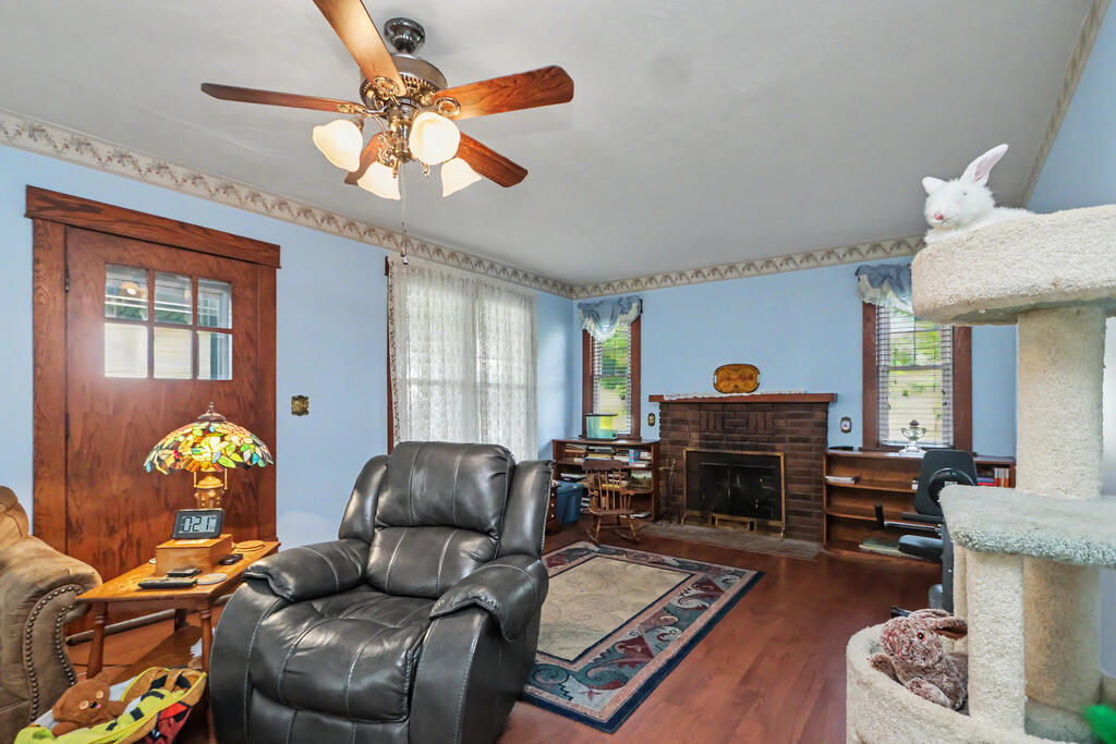 147 East Main Street, Lexington, Ohio 44904, 3 Bedrooms Bedrooms, ,1 BathroomBathrooms,Residential,For Sale,East Main Street,20100795 147 East Main Street, Lexington, Ohio 44904, 3 Bedrooms Bedrooms, ,1 BathroomBathrooms,Residential,For Sale,East Main Street,20100795