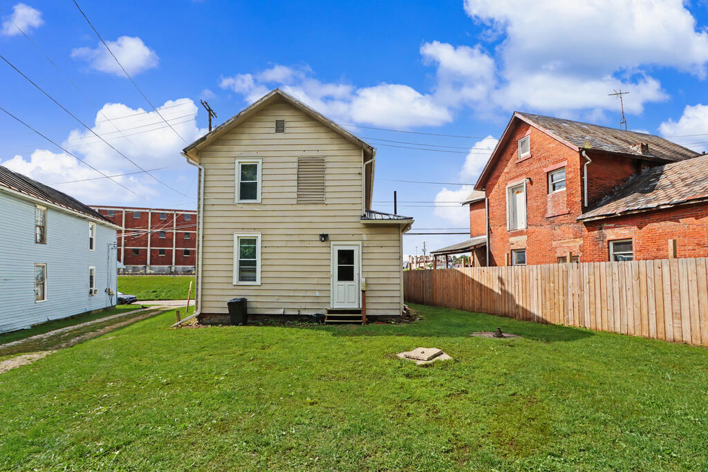 412 Norton Way, Bucyrus, Ohio 44820, 2 Bedrooms Bedrooms, ,1 BathroomBathrooms,Residential,For Sale,Norton Way,20100797 412 Norton Way, Bucyrus, Ohio 44820, 2 Bedrooms Bedrooms, ,1 BathroomBathrooms,Residential,For Sale,Norton Way,20100797