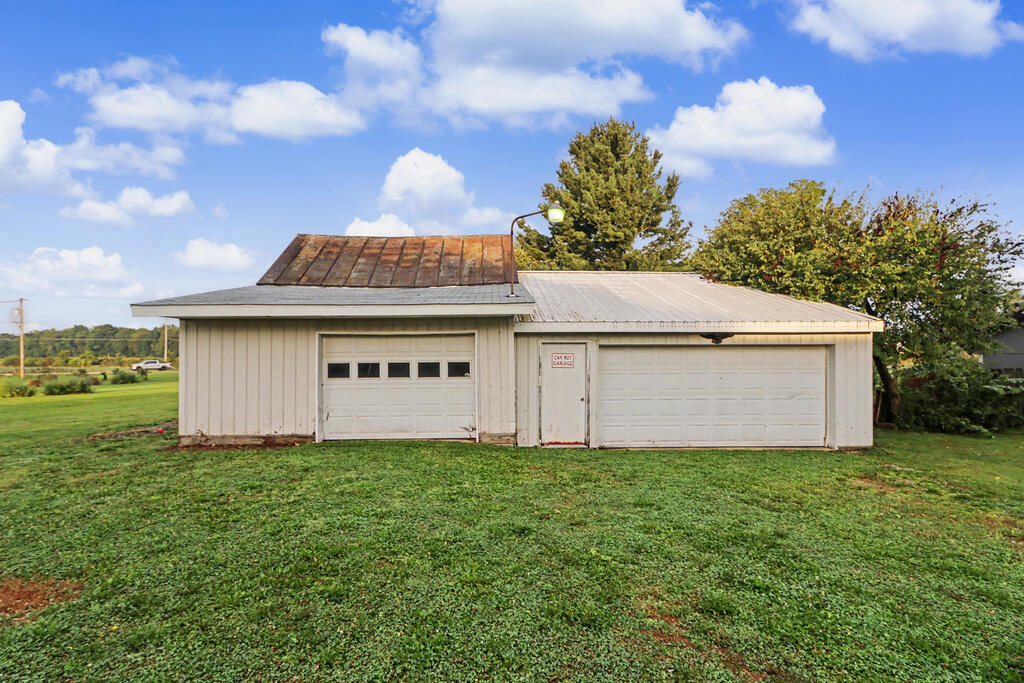 114 Enterprise Street, Edison, Ohio 43320, 3 Bedrooms Bedrooms, ,1 BathroomBathrooms,Residential,For Sale,Enterprise Street,20100799